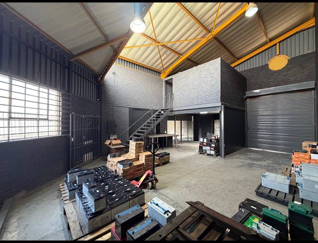 140M² WAREHOUSE TO LET IN HALFWAY HOUSE